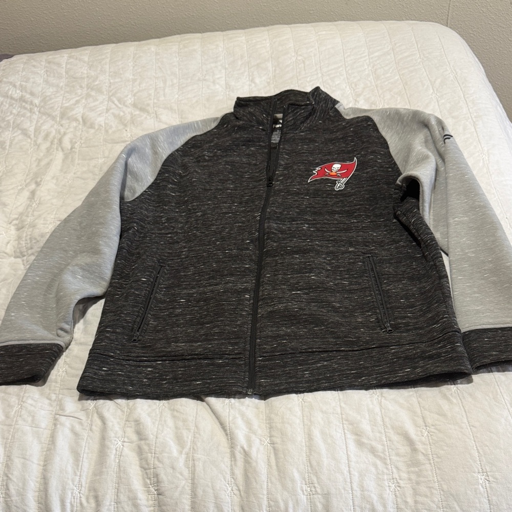 Fanatics Black and Gray Zip-Up Sweater with Logo Tampa bay buccaneers